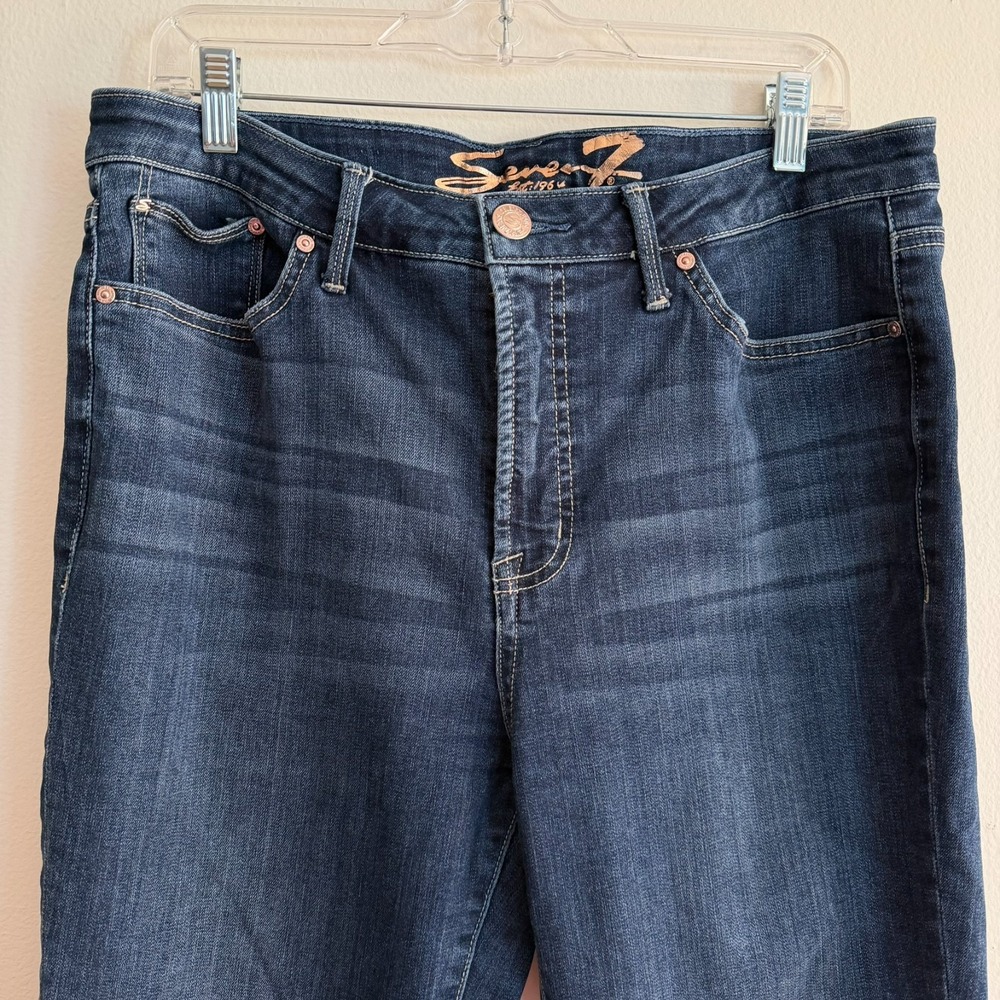 Seven7 Cropped Fashion Denim Size‎ 12 Frayed Hems Blue High Rise Medium Wash